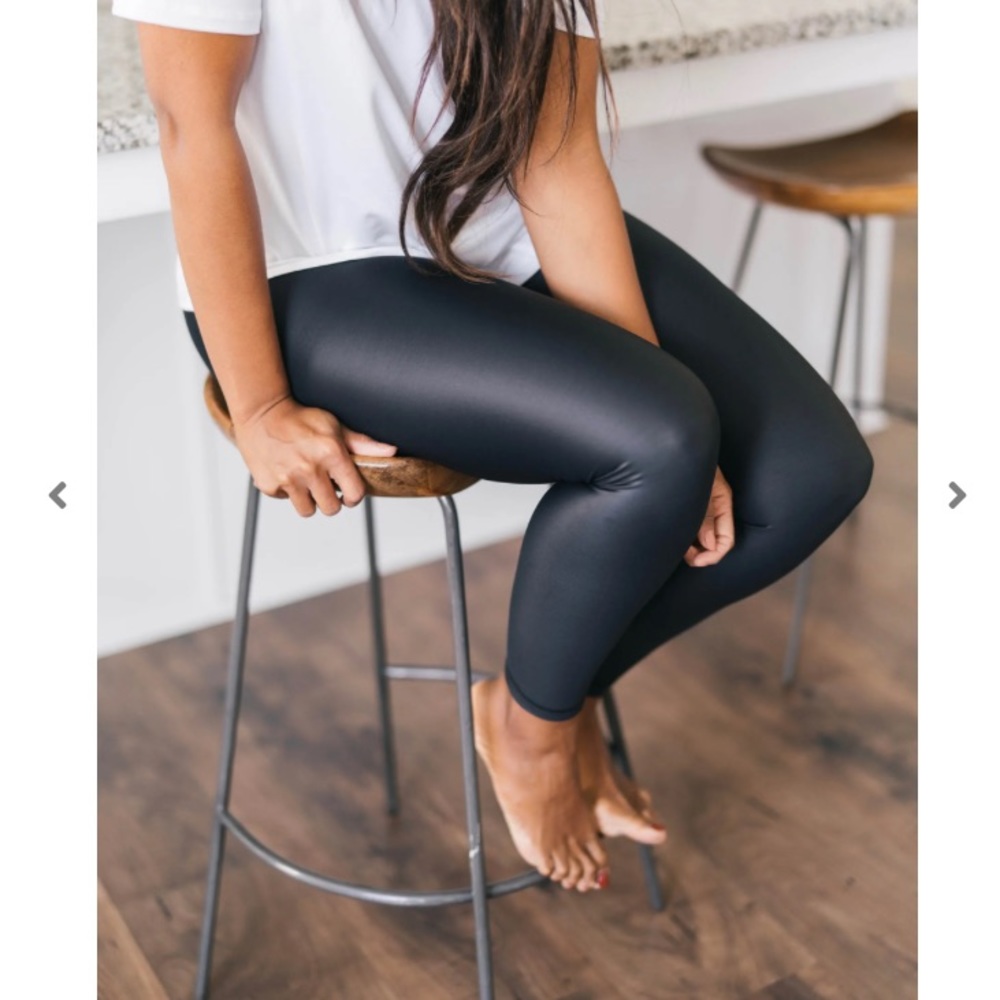 Zyia black metallic light and tight leggings